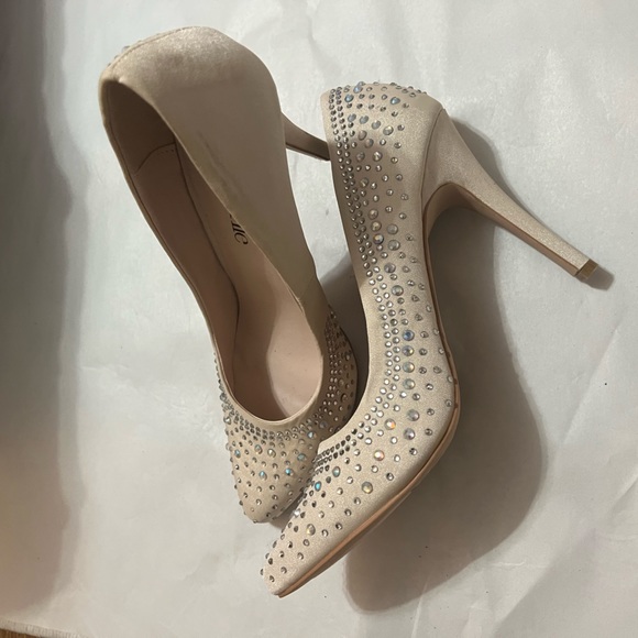 Charming Charlie Gently Used - Picture 2 of 4